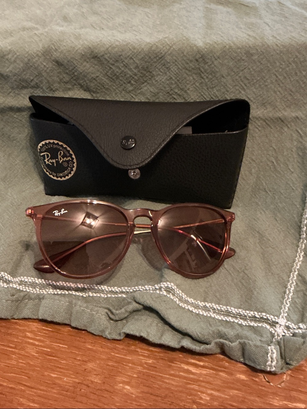 Ray-Ban Women's Pink Gradient Round Sunglasses with Gold Bridge - Picture 6 of 6